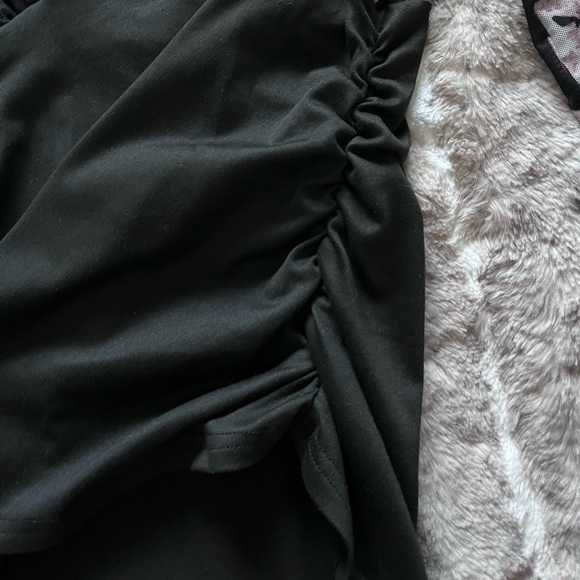 SOLD ⚜️5 for $20 ⚜️ Floral Mesh Sleeve Top - Picture 3 of 4